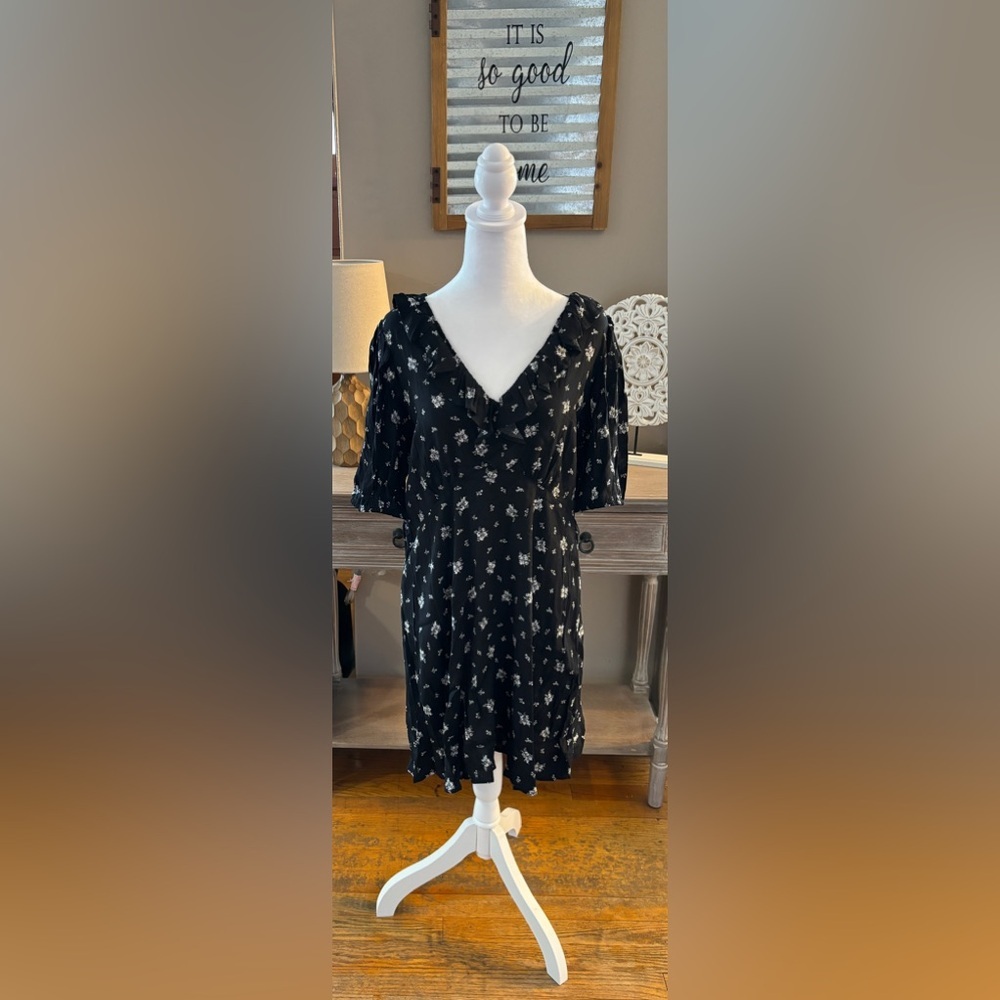 NWT Gap Floral Ruffle Dress